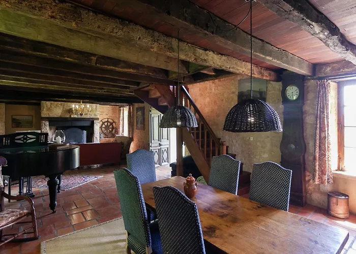 In Dordogne Near Lascaux Cave * Les Eyzies